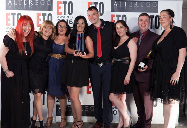 NNNBristol's tweet photo. The Gawjusss NNN peeps posing proudly with their latest ETO Award! #GONNN #BESTRETAILCHAIN #WINNERS https://t.co/5Mm9DE31W7