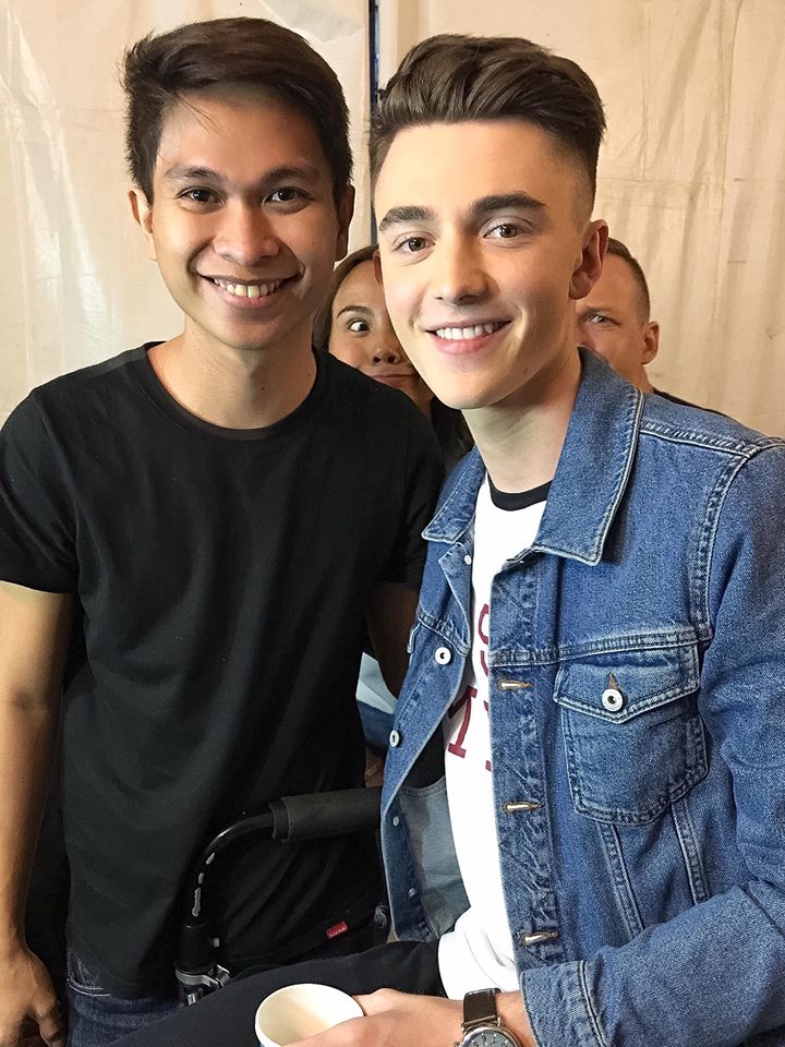 GreysonCrewID's tweet photo. [NEW PHOTOS] Greyson Chance with his makeup &amp; hair stylist in Manila https://t.co/fYn73bgO9f