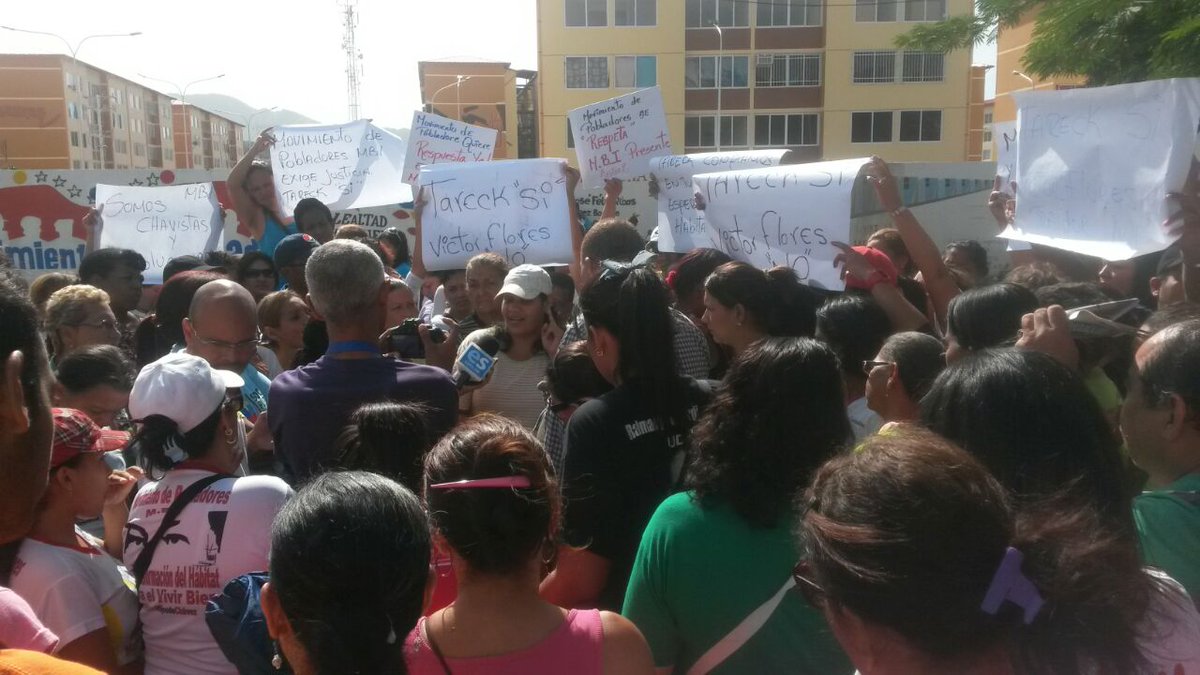 EstherGuerreroH's tweet photo. @NicolasMaduro  Arbitrariedades, contra del PUEBLO CHAVISTA dMBI nos obliga a tomar acciones dcalle!! @TareckPSUV https://t.co/jYx7pdub18
