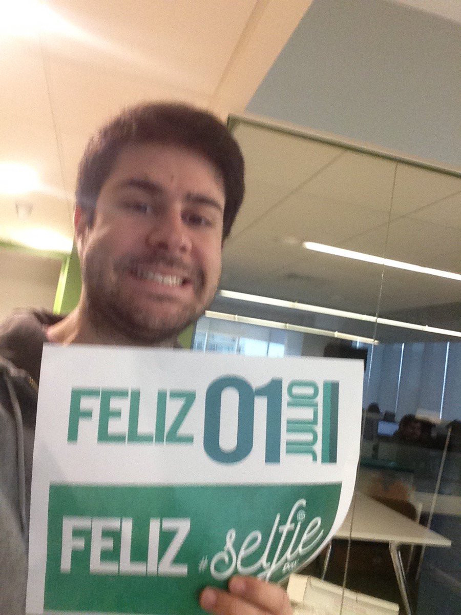 piliparot's tweet photo. HOY 1 DE JULIO, 1° #selfieday mundial, celebra subiendo tu foto con el #selfieday
https://t.co/0va1KGorIv https://t.co/E4DriqFfX6