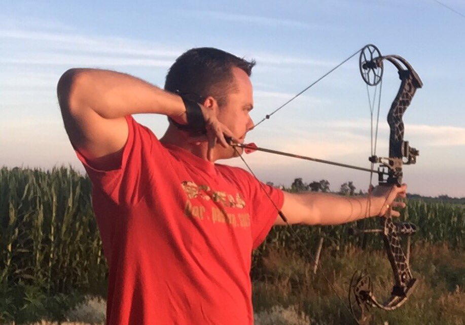 _joelang1's tweet photo. Lift Run Shoot workout this morning. #keephammering #mtnops #carbonexpress #mathews #crossfit #conqueryourunknown https://t.co/ubCgIuIJpT