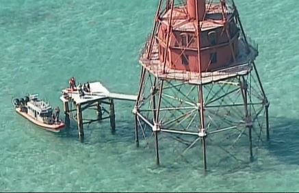 #Cubans who reached #Shoal lighthouse will be taken to #GuantanamoBay. bit.ly/297nQ6S https://t.co/AMS0a8TwcS