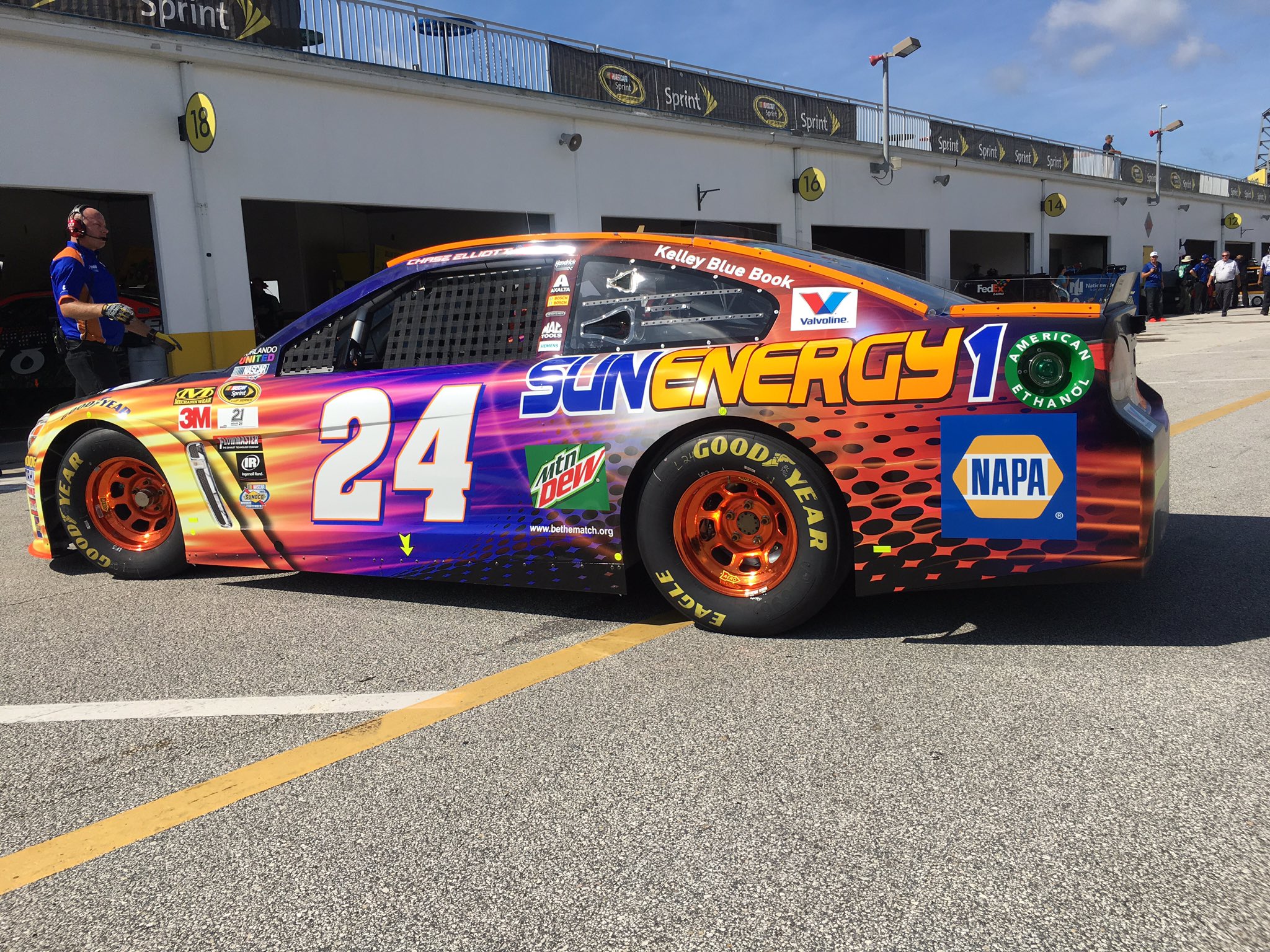 CmSUFg0WYAAuvFc.jpg:large