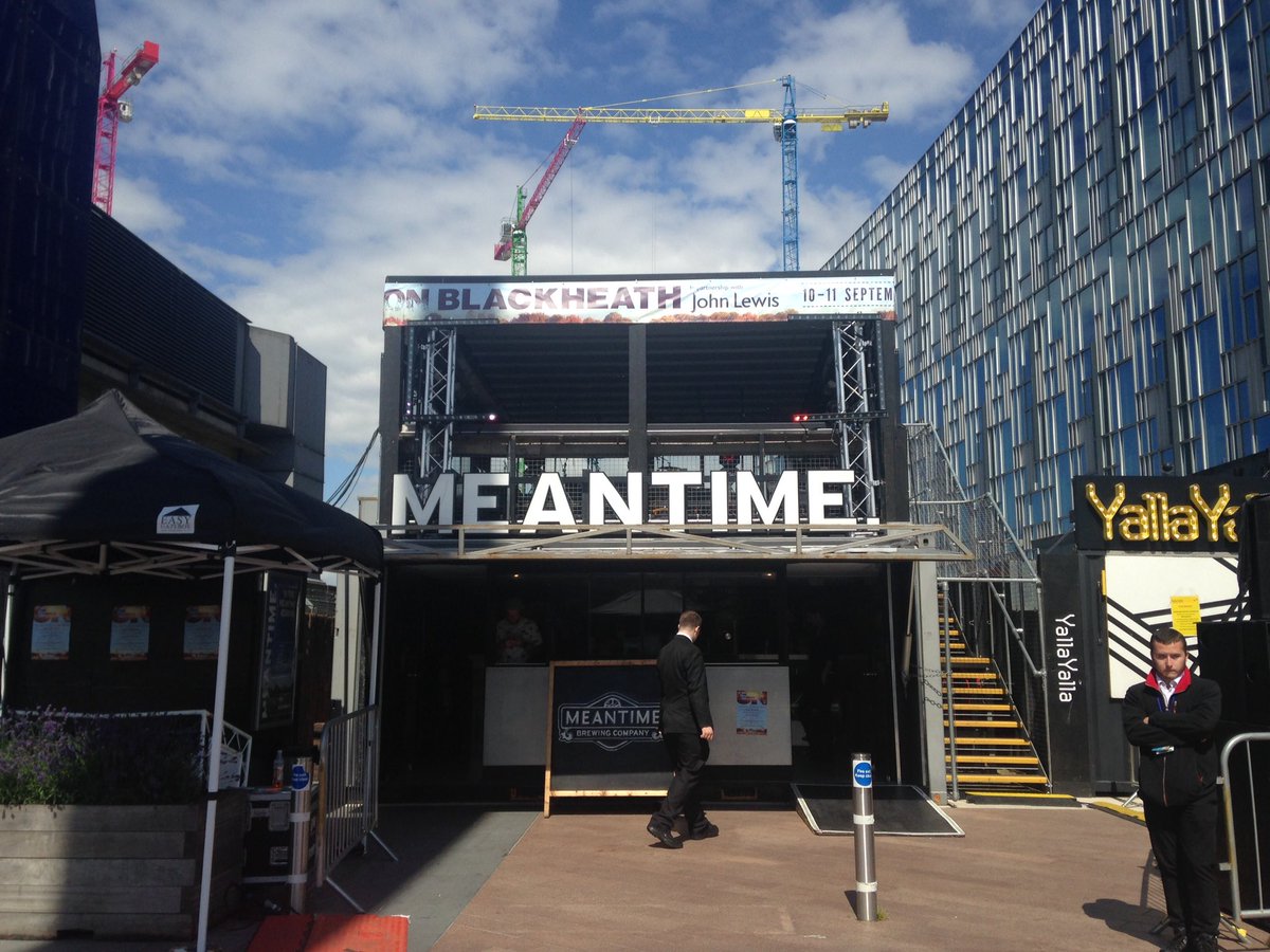 MeantimeBeerBox's tweet photo. The sun's out! Just in time for our #IntheMeantime @riotjazz gig tonight @MeantimeBrewing @OnBlackheath https://t.co/7LutnH6emA