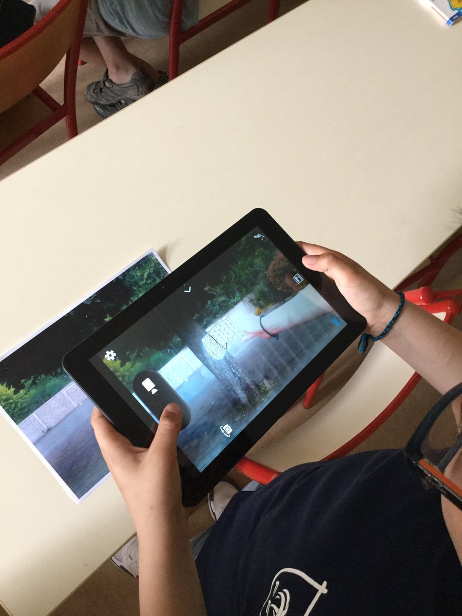 ChristelleBuira's tweet photo. Usage des tablettes avant l'activité et après ! Les élèves en action. @mdrechsler @cdupuy5 @BenHeine https://t.co/suB56vTYDt