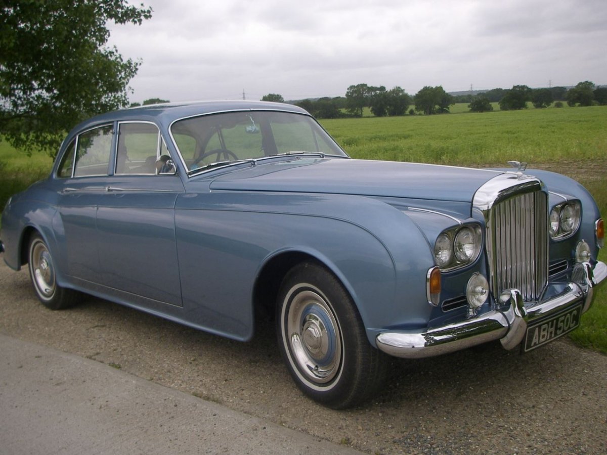 AutoCherish's tweet photo. Buy and Cherish this 1965 Bentley S3 Continental 6 Light Saloon https://t.co/Gs44g9Di5O via @autocherish https://t.co/UJgJvGbh46