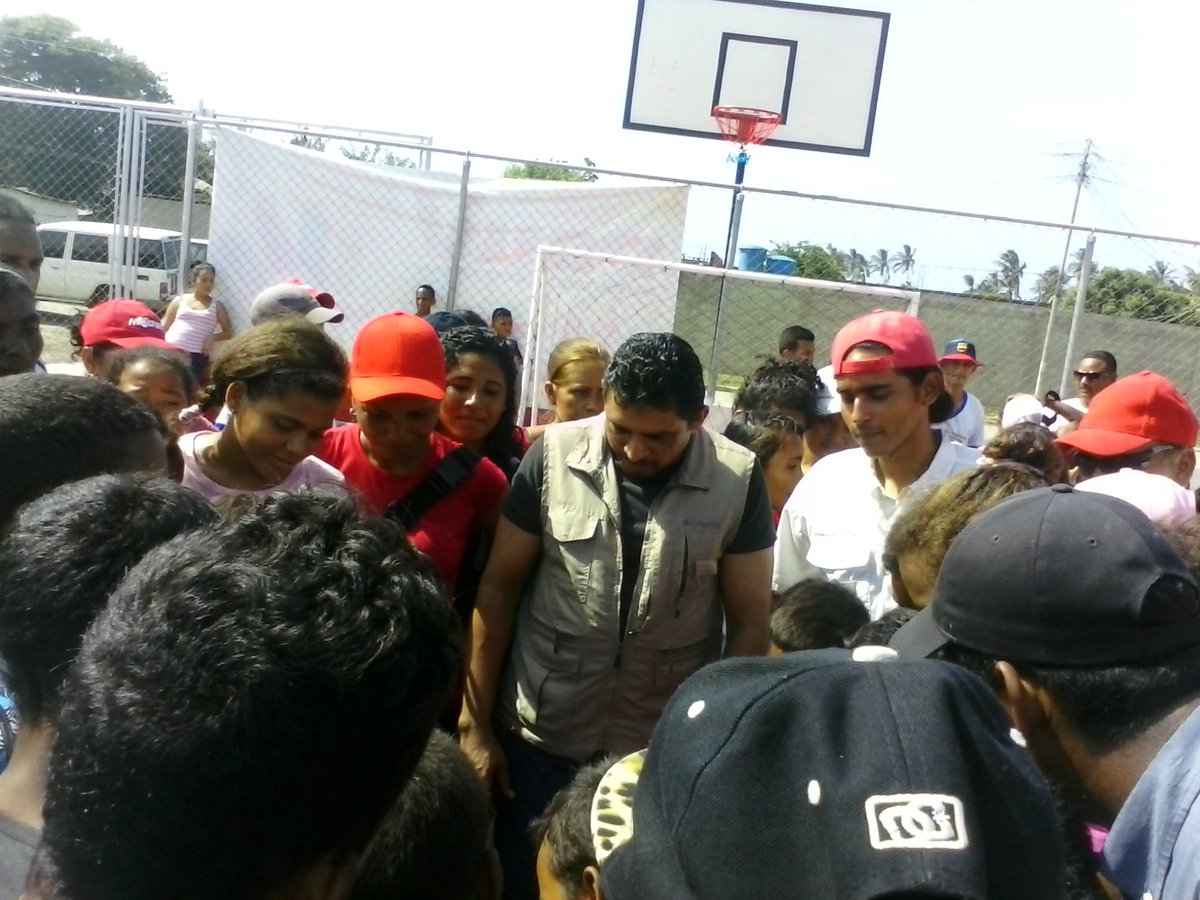 Obras_JJMora's tweet photo. Alcalde de Mora inaugura cancha multiuso Sector 6 de Palma Sola. Obras para el pueblo de @Matson_5 #MoronAvanza https://t.co/FSTi97Mopc