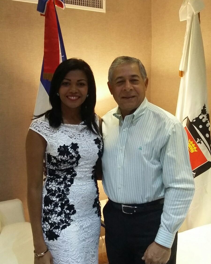 ClaritzaCruz1's tweet photo. La mañana luce más agradable luego de conversar con el alcalde @SalcedoGRoberto gracias por su cariño y amistad. https://t.co/o1VBdfAXzv