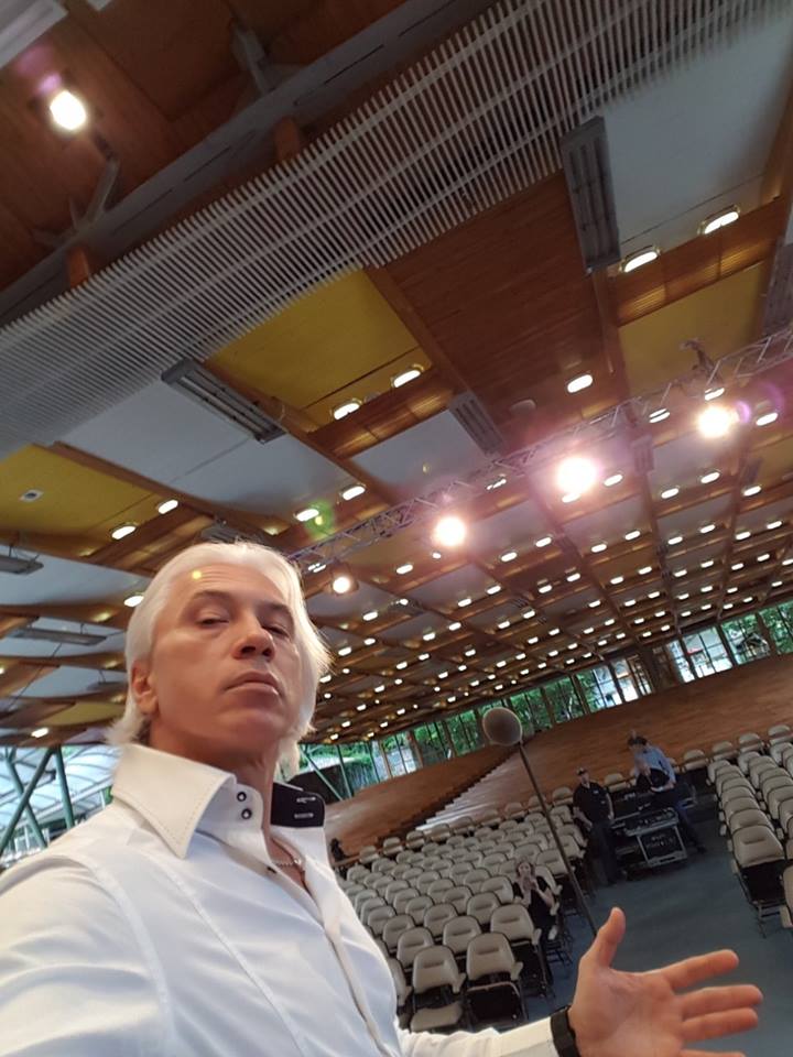 Hvorostovsky's tweet image. And paladies to @elinagaranca for your hospitality this week in Latvia!