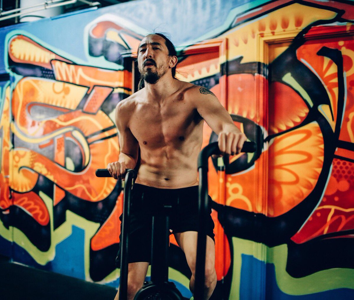 #AokiBootcamp in Houston. hit the #Assaultbike in overdrive. #gains #crossfitroughnecks https://t.co/8nraTjTAtW