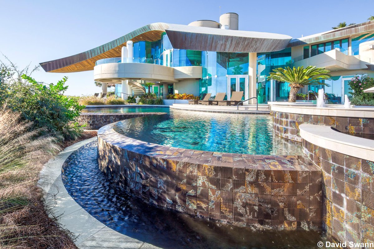 ChrisAsetti's tweet photo. Great shot of the spectacular home designed by #Asetti's senior #architect, Arthur. https://t.co/FaRDvA8zR6 https://t.co/lVRqKaty0L