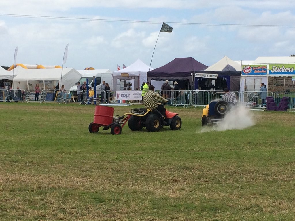 The amazing <a href="/DingleFingle/">Stephen Grindle</a> in the main ring at the moment <a href="/PadstowRally/">PadstowVintageRally</a> #Cornwall #Padstow