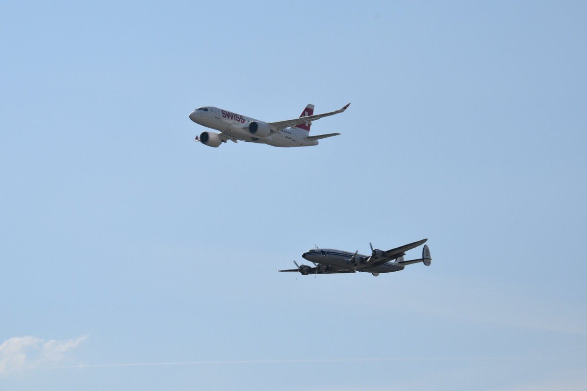 Flugauskunft's tweet photo. Zweiter Low-Pass der neuen #Bombardier #CSeries von #Swiss am Flughafen #Zürich #HBJBA https://t.co/CCqjJqbZ3W