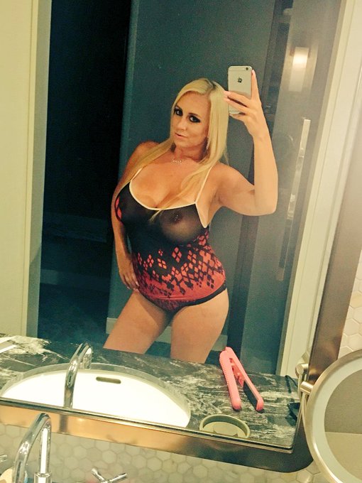 A little fun for #FriskyFriday ! Enjoy you heathens! @100x100Culos @HugeBoobPics @BoobWatchxxx @TweetsOfPorn<a href="/tag/friskyfriday"class="tags">#FriskyFriday</a>