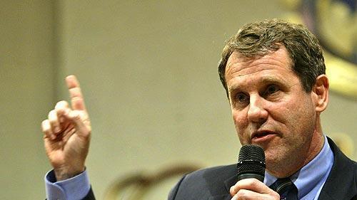Primal_Digest's tweet photo. @FreshPhunky #OhioSenator attacks Trump on trade before his rally in the state
https://t.co/ONASMrICiO via latimes https://t.co/J8lmbFQY5d