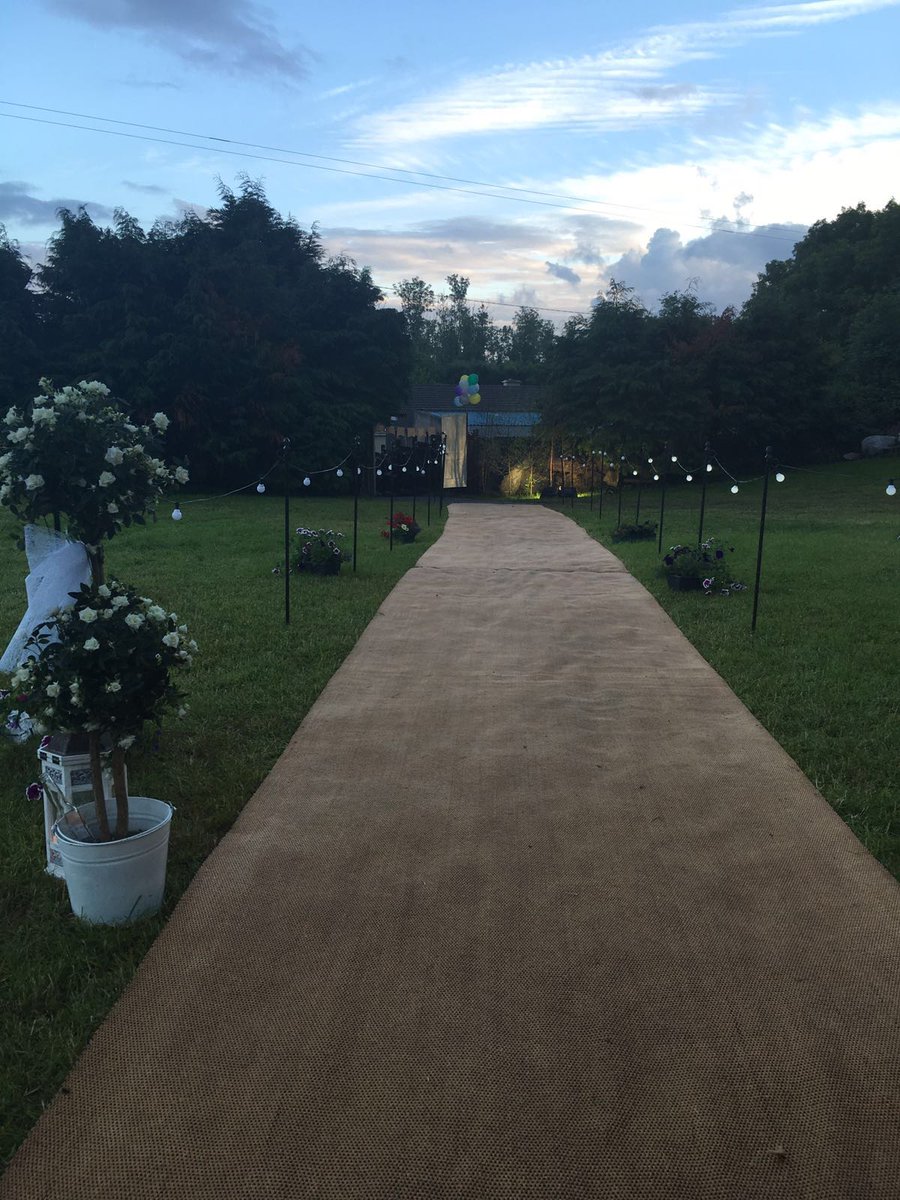 tmcgal's tweet image. #SummerinIreland @ESBNetworks Ouaghteryard wedding in a field. #norain #nojacketneeded