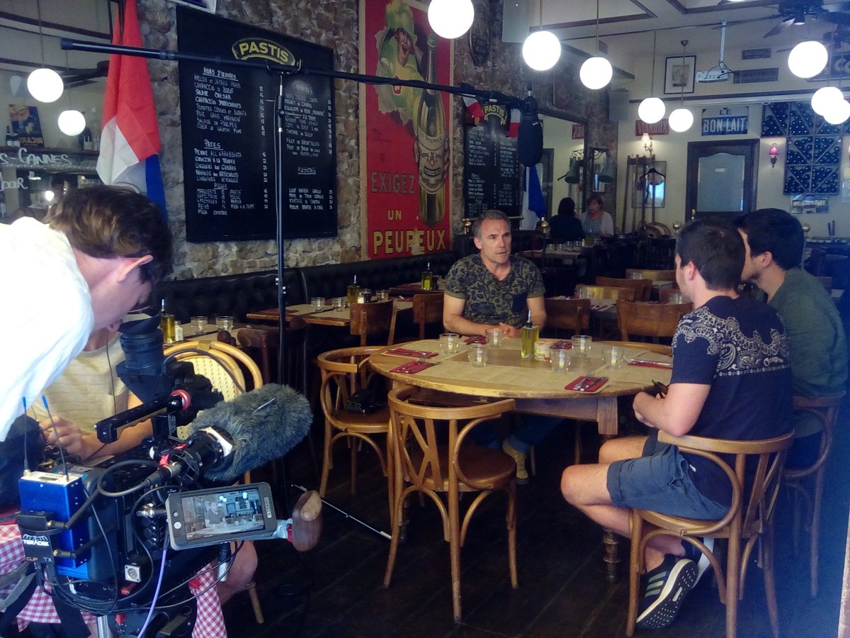 bruno_bellone's tweet photo. Tournage avec l'UEFA sur l'histoire de l'EURO ! Diffusion en Octobre ;) https://t.co/oc71I2VeYf