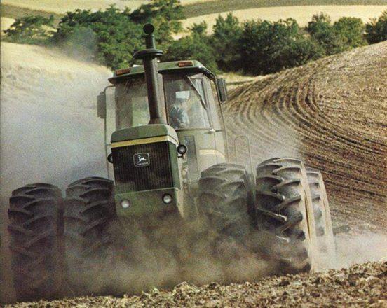 JohnDeereArg's tweet photo. ¡Retweet si la mejor manera de darle la bienvenida a #Julio es a toda máquina! #SomosJohnDeere https://t.co/JUs9Y5P2Tf
