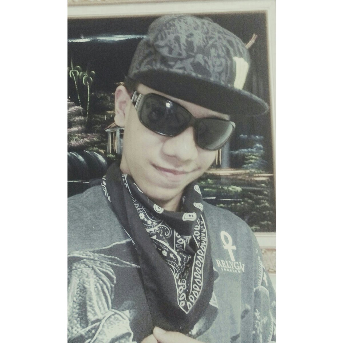 rapshadowsfans's tweet photo. Hola Mis Seguidores de twitter los invito a que vean Mi Video official De Soltando Drama: https://t.co/LsDLMNo63U https://t.co/l0nRrCG6kc