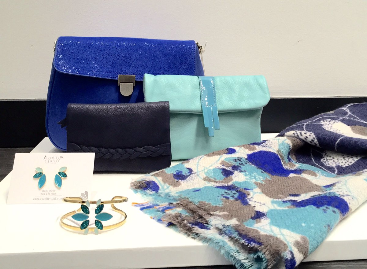 MadeByMoiParis's tweet photo. Il va falloir encore attendre un peu mais les #vacances ne sont pas loin! Sélection blue à prix doux. ☀️#soldes2016 https://t.co/3O9qoiI6gH