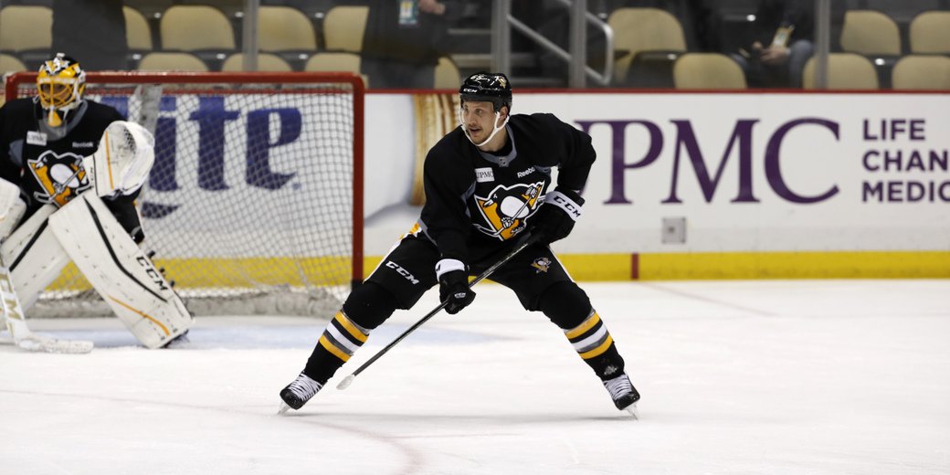 penguins's tweet photo. The #Pens have re-signed Steve Oleksy to a one-year, two-way contract with an AAV of $575K: https://t.co/nWyKoS3GKQ https://t.co/82g9Z7KGeS