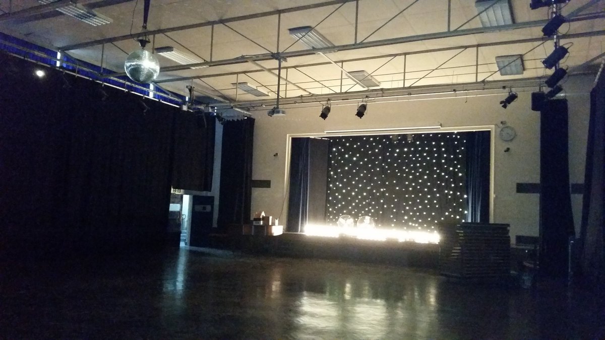 ClassicsRoom2's tweet photo. Preparations for prom are underway-its looking good! @WoodhouseCol https://t.co/NXXodIvjnR