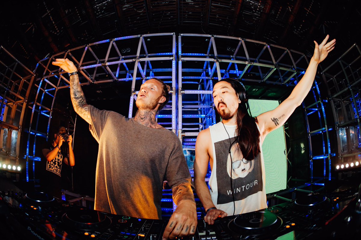 MORTENofficial's tweet photo. S/O to @steveaoki for bringing me on stage at @ushuaiaibiza... Something special coming very soon... https://t.co/Wlc0Ovuttz