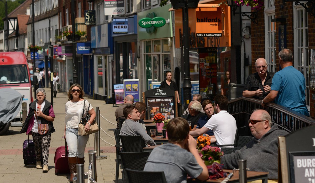 .<a href="/loveloughton/">Love Loughton</a> Pls tweet us local #Loughton tips for the best places/restaurants/shops for this week's area guide