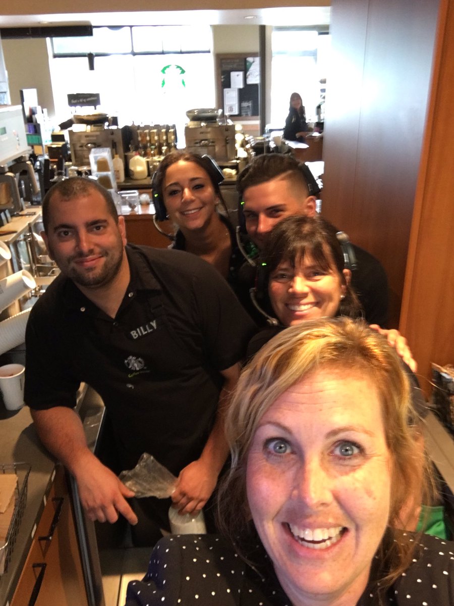 MichelePaul_'s tweet photo. 230 peak running out of cars πππ #beepbeep #happy4th #holidayweekendbegins #seeyouattheshore ππΌππ»π£π½ #manalapan https://t.co/Lq4kJNAtRa