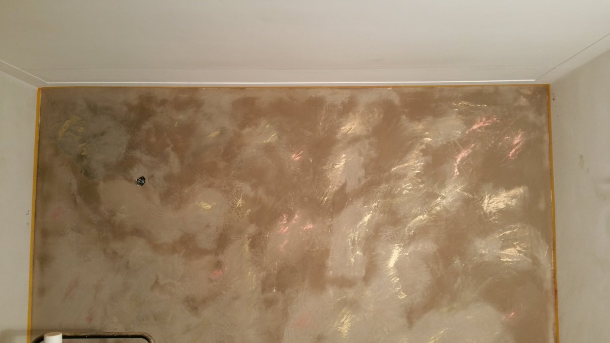 esshetgooi's tweet photo. # microcement # gold#bronze #walldesign 
#Almost finished #creativity https://t.co/PVN2LO8Fhk