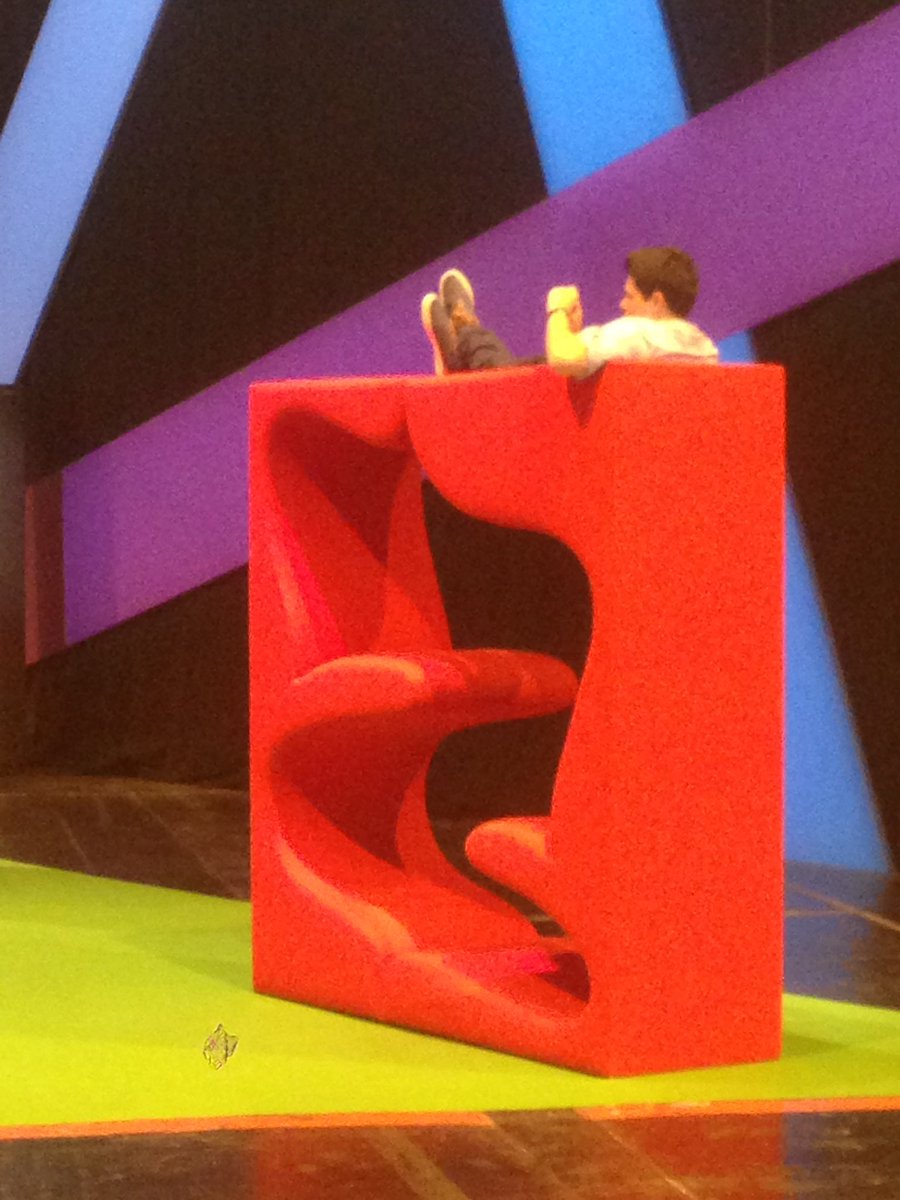 LinstantStartUp's tweet photo. Petite pause #VivaTech #mobilier #intriguant https://t.co/9uluqAVL26