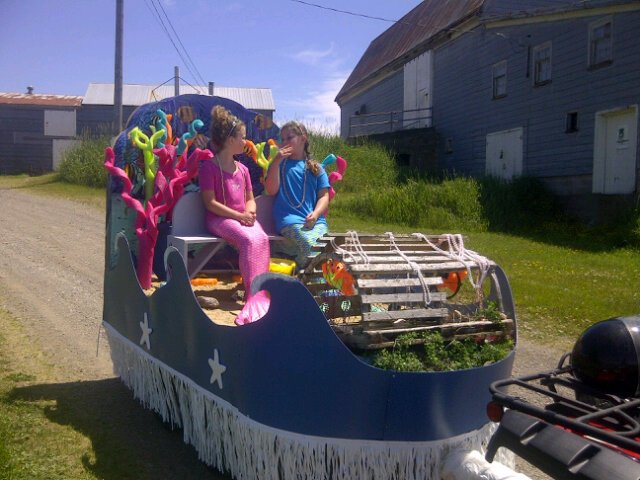 Getting ready for the Scott's Bay parade - love the mermaids!!