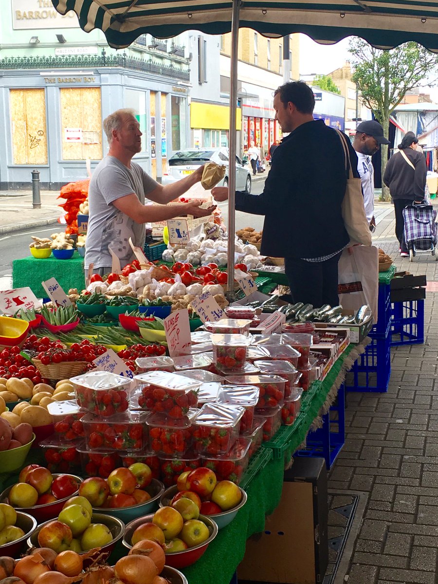 DashDrinks's tweet photo. Jack stocking up with more yummy fruit & veg ready for this weekends sampling #drinkmorewater #startup #addadash 💧🍋💧 https://t.co/9Skgui0v2i