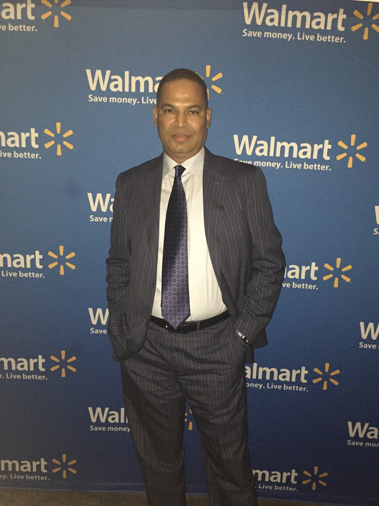 ByronUOPX's tweet photo. Backstage at #EssenceFest preparing to discuss #SavingTomorrow with @Walmart https://t.co/ECJwGnE4E2