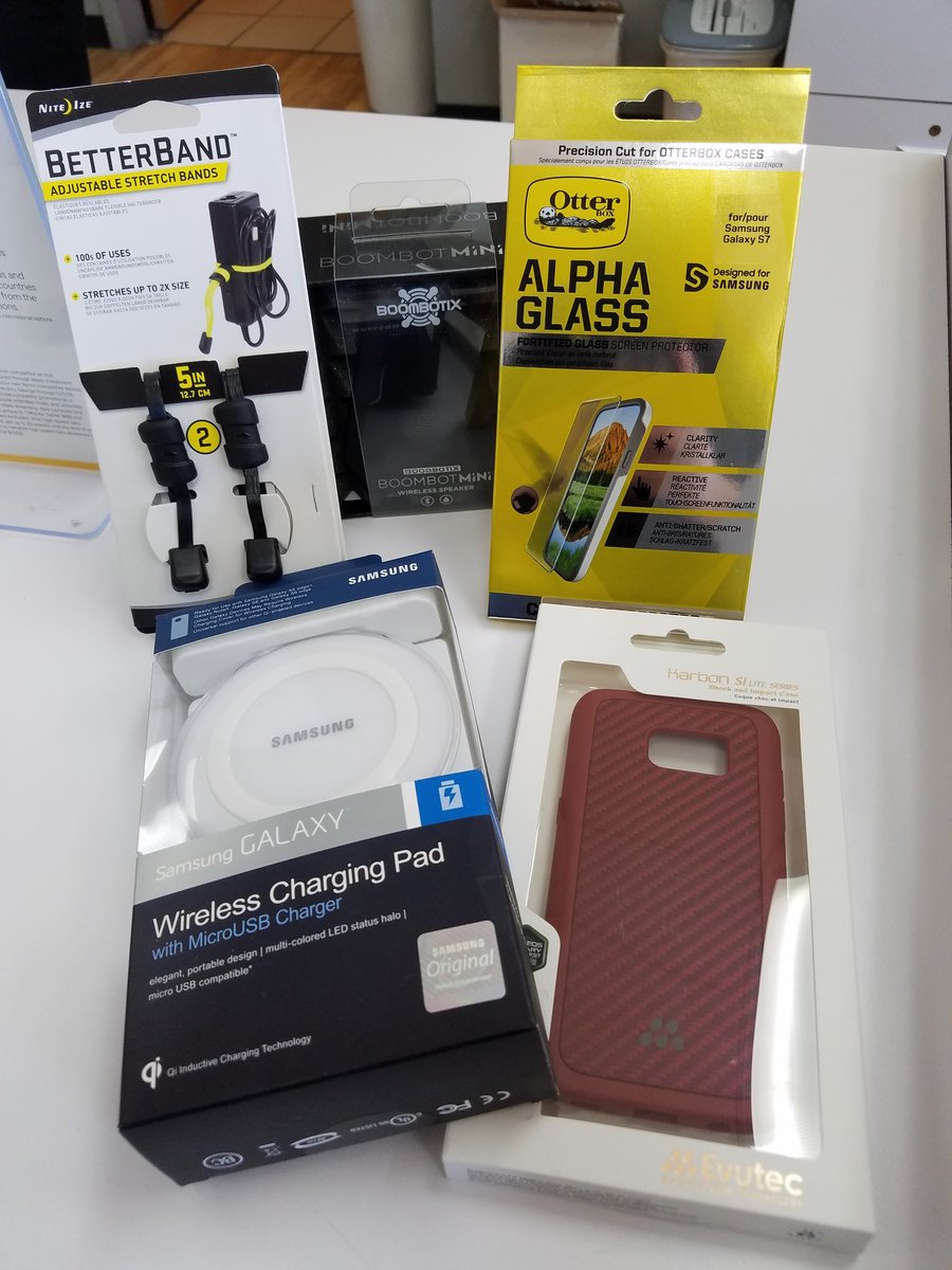 cneill2591's tweet photo. Save money by switching to Sprint and we'll get you a great accessory deal in Roswell, NM!  @phncntking @ericfastvp https://t.co/W5DCkWsaCJ