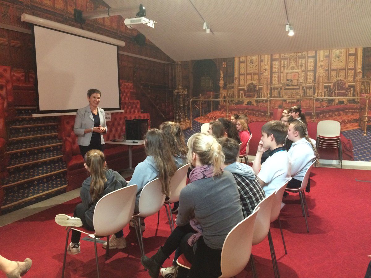 MaryCreagh_'s tweet photo. Fantastic to discuss the last week in politics with @cathedralacadem students this afternoon. Thanks for visiting! https://t.co/htaQZFJjc9