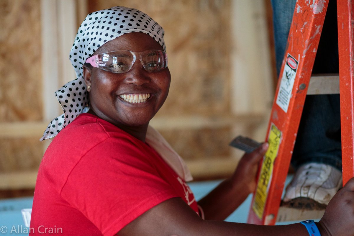 habitatstl's tweet photo. Happy #Friday, everyone! What will you be building this holiday weekend? #BuildSTL #HabitatSTL https://t.co/12E2ENmHIt