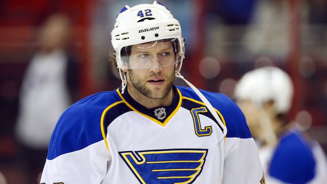 SportsCentre's tweet photo. UPDATE: @NHLBruins sign F David Backes. More to follow on TSN.ca. #TSNHockey https://t.co/DFUy4vkO5Z