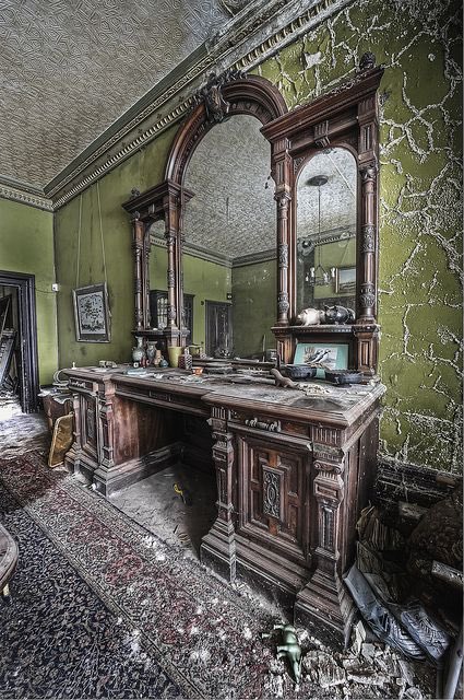 Abandoned Places tweet media