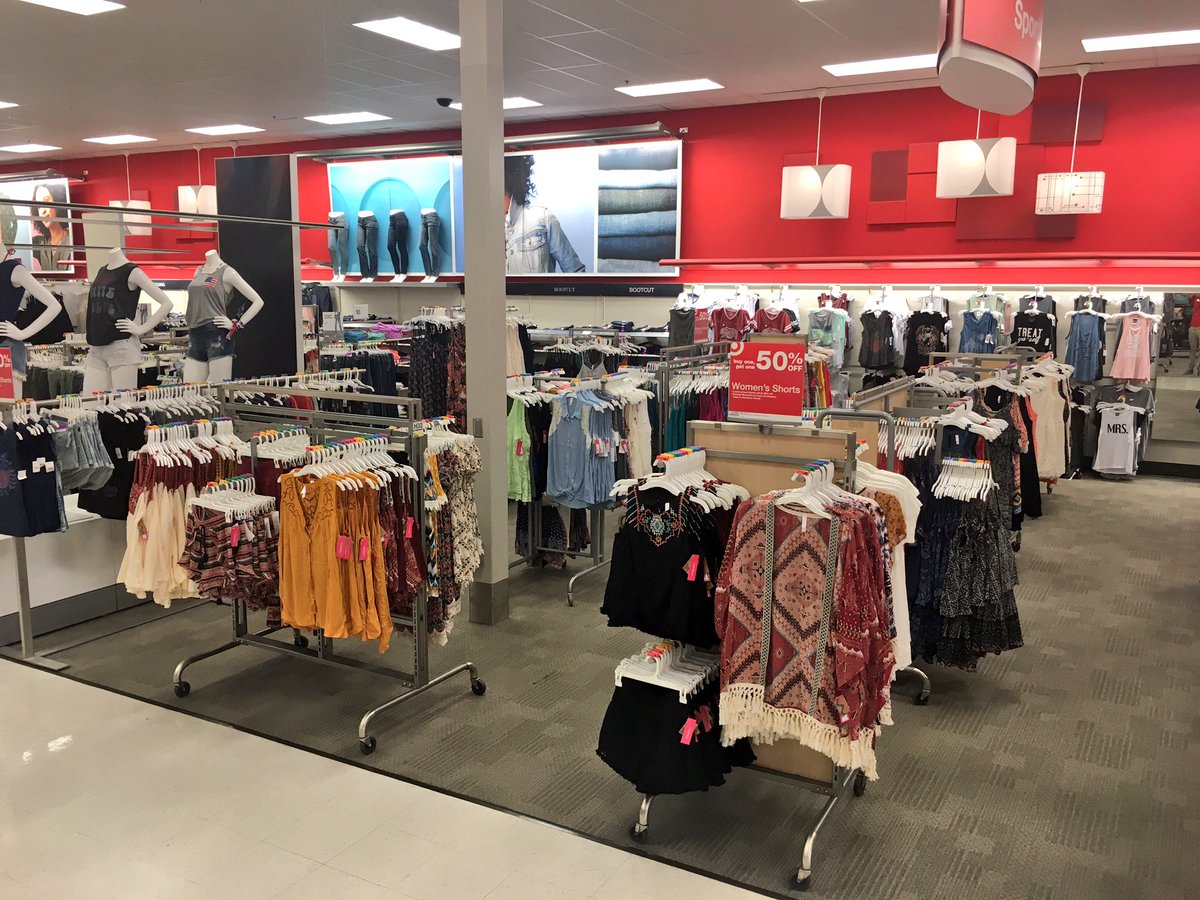 VMTLBRANDON's tweet photo. Teaching B.A.S.I.C.S to my Brand-Team Member!! #startwiththebasics #g291 #t1209 #xhiliration #settosell https://t.co/aGcaarLm0Q