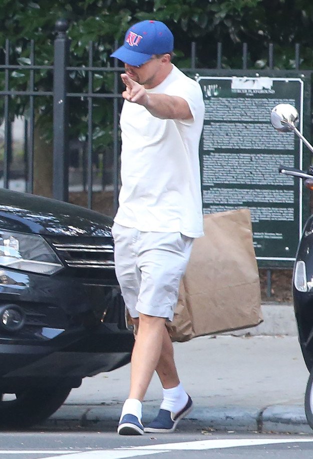 BuzzFeed's tweet photo. Leonardo DiCaprio’s taxi-hailing technique is aggressive https://t.co/kLeYPVbGRb https://t.co/A07o8kozSO