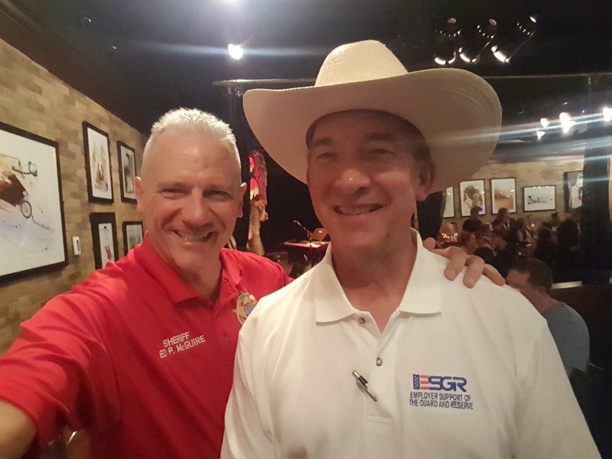 BergenSheriff's tweet photo. WY Sheriffs Exec Dir Oedekoven and me enjoying #sheriffs2016 NJ &amp; WY!! @NationalSheriff https://t.co/L0uJJL9MHO