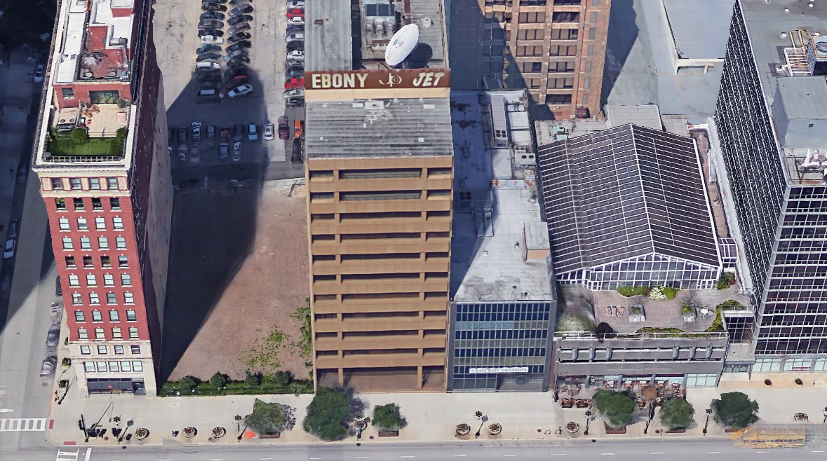 ColliersChicago's tweet image. A familiar building on Chicago's Michigan Ave skyline goes up for sale goo.gl/MlQQ6r via @GlobeStcom