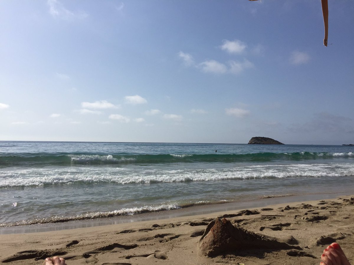 LuluMojo's tweet photo. It's a hard life enjoying the sunshine πβοΈπ΄ #ibiza #callanova https://t.co/1KirOueVwu