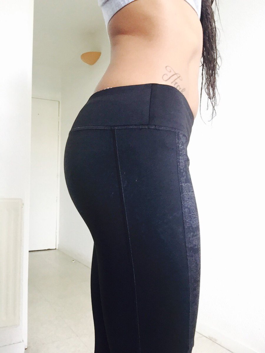 PhindiPhiri's tweet photo. #fitmom #momswithabs #Paris https://t.co/tTUPeq2pcy