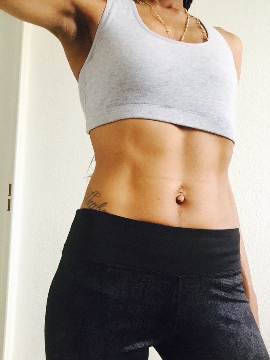 PhindiPhiri's tweet photo. #fitmom #momswithabs #Paris https://t.co/tTUPeq2pcy