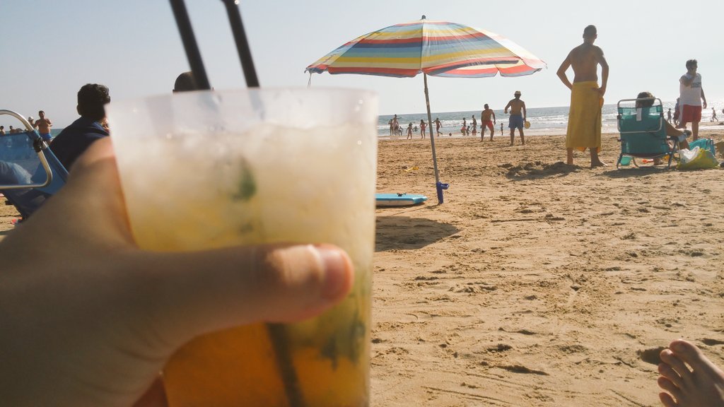 Dan_Obr's tweet photo. VA-CA-CIO-NES, mojito, baño, mojito y cazón @java1088 @Alex_antona https://t.co/57cWFlZoPo