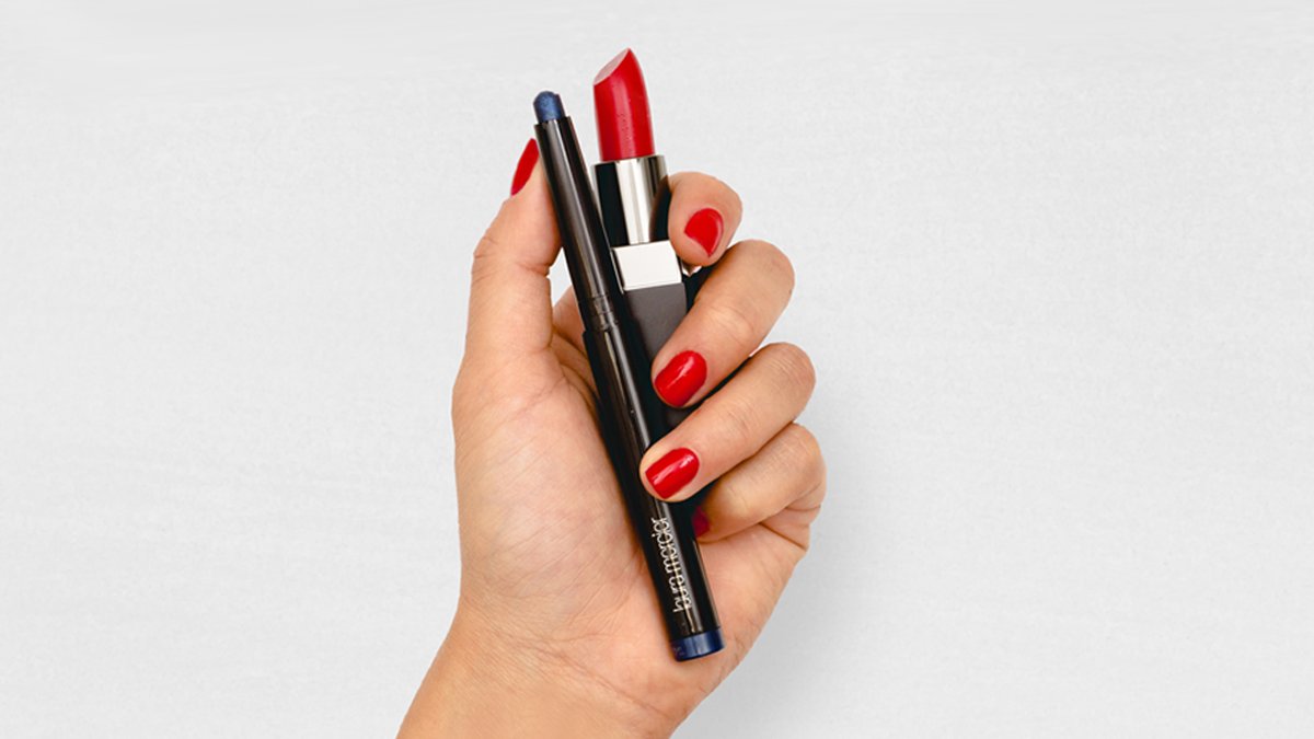 LauraMercier's tweet photo. #4ofJuly means bright reds and blues. https://t.co/m36GiEz1QT