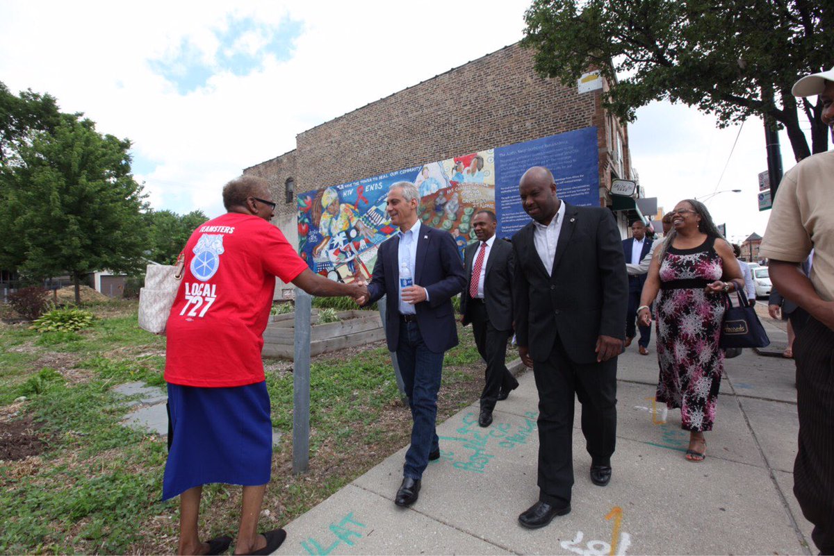 MayorRahm's tweet photo. Today the Mayor took a walking tour to explore small businesses in Austin! https://t.co/W1zaW2rFtD