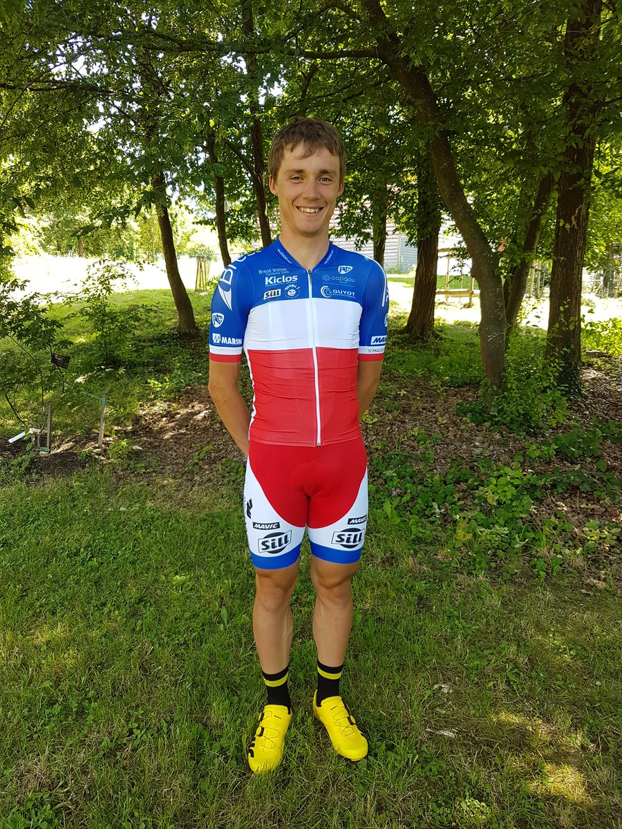 bic2000's tweet photo. @MadouasValentin dans sa nouvelle tenue de champion de France. https://t.co/HVqTPqYqgH